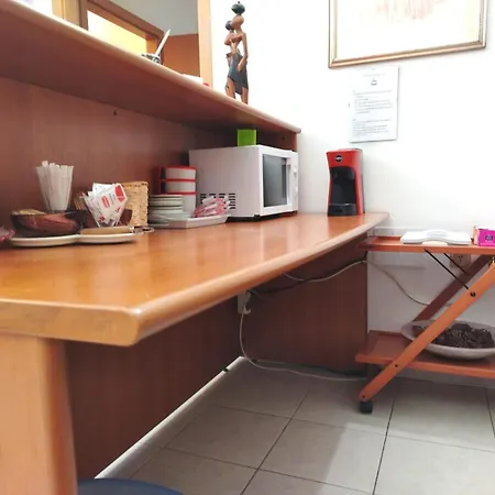 - Copenaghen House - Zona Ospedale Pensión Sassari